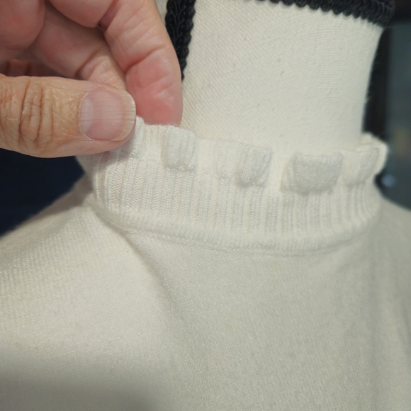 NWT Sioni Sweater White Size Sm - Picture 3 of 8